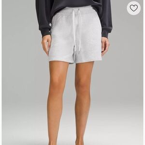 Lululemon scuba shorts in Heathered Core Ultra Light Grey
